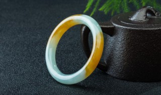 翡翠怎样区别是注色还是天然的（翡翠可以注色吗）