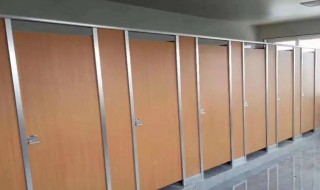 卫生间隔断怎么选择（卫生间隔断好还是不隔好）