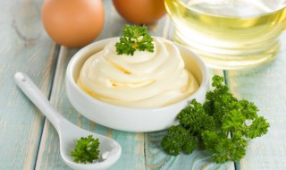 肯德基汉堡包用的什么沙拉酱 肯德基的汉堡一般放什么酱