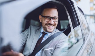 现代领动怎么遥控车窗（现代领动怎么一键关车窗）