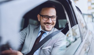 车窗胶条老化了怎么办 车窗户胶条老化会怎样