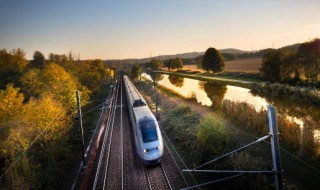 夹板可以带上高铁吗（吹风机夹板可以带上高铁吗）