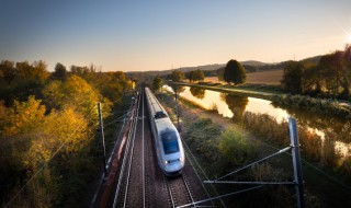 娜丽丝防晒喷雾能带上高铁吗（娜丽丝防晒喷雾可以带上高铁吗）