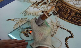 历史上哪个地方的烙花工艺最有名（传统工艺刺绣的来历）