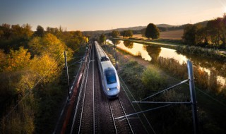 定妆喷雾可以带上高铁吗（120ml定妆喷雾可以带上高铁吗）