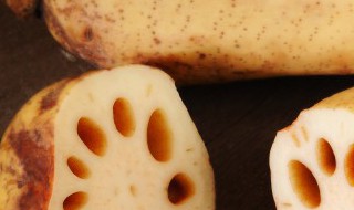 猪肉炒莲藕怎么炒好吃(莲藕炒猪肉的做法)