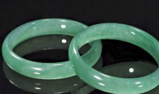 假玉是什么材料做的 假玉是什么材料做的碎了是什么样的