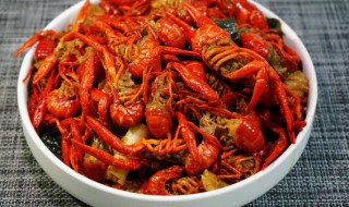 小龙虾如何吃 小龙虾如何吃?教你3秒剥出完整虾肉!