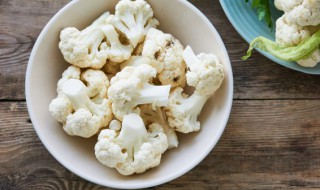 凉拌菜花怎么做（凉拌菜花怎么做最好吃才好吃）