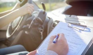 汽车钥匙电池多久换一次（汽车车钥匙多久换一次电池）