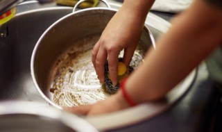 不粘锅用久了粘锅怎么办 不粘锅用久了粘锅怎么办?