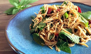 凉拌薄荷的正宗做法（薄荷的凉拌方法）