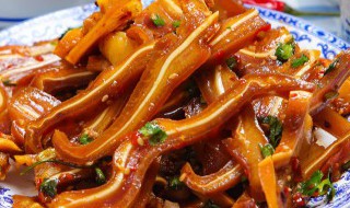 凉拌猪耳的正宗做法（凉拌猪耳朵怎样做）