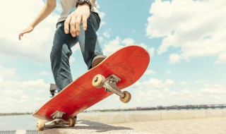 滑板什么材质的好（儿童滑板什么材质的好）