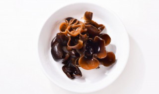 酸辣凉拌木耳的正宗做法 麻辣凉拌木耳的做法