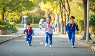 如何处理孩子之间的打架问题 如何处理孩子之间的打架问题幼儿园