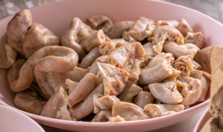 猪大肥肠怎么做好吃又嫩（猪大肠怎样做才嫩）