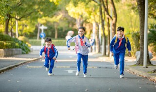 孩子十三岁叛逆怎么办（十三四岁孩子叛逆怎么办）