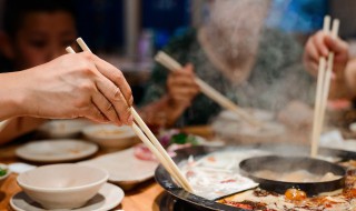 火锅味怎么快速去除（衣服上的火锅味怎么快速去除）