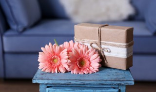 老同学过生日送什么 老同学过生日送什么礼物好女