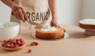 蛋糕胚怎么保存(做好的戚风蛋糕胚怎么保存)