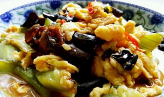 木耳西红柿鸡蛋能在一起炒吗 请问西红柿鸡蛋木耳可以在一起炒吗