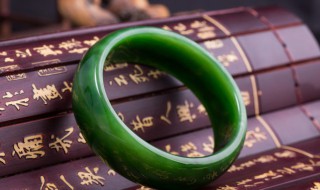 如何鉴别粉饰过的翡翠 粉色翡翠怎么看真假