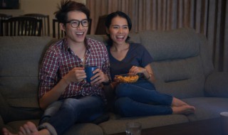 话筒怎么连接电视（话筒怎么连接电视k歌）