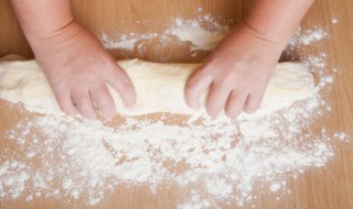 膨松剂的正确使用方法(使用膨松剂的注意事项)