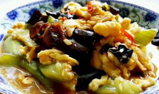 西红柿鸡蛋木耳能一起吃吗（西红柿鸡蛋能和木耳一起吃吗）