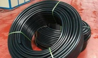 黑色水管是什么材质的(黑色的水管是什么材料)