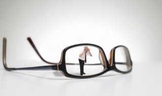 眼镜框tr是什么材质 tr金属眼镜框是什么