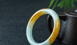 红色的镯子是什么材质 红色的镯子有哪些品种