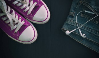 帆布鞋夹脚怎么办 帆布板鞋两边夹脚怎么办