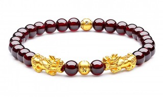 貔貅手链的佩戴方法 貔貅手链的佩戴方法女左手还是右手