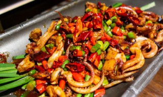 微波炉烤鱿鱼的做法(微波炉烤鲜鱿鱼做法)