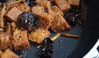 烤麸怎么烧 黑木耳烤麸怎么烧