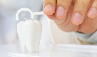 牙齿内侧发黑怎么清除(牙齿内侧发黑怎么清除口臭)