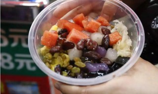 摆摊的四果汤怎么做（摆摊四果汤需要什么）