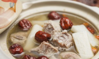 排骨汤怎么做好喝又鲜（怎样炖排骨汤鲜又好喝）