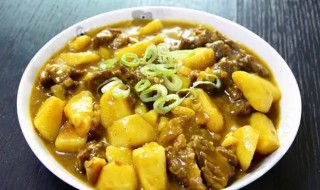 咖喱牛肉土豆怎么烧（咖喱牛肉炖土豆怎么烧）