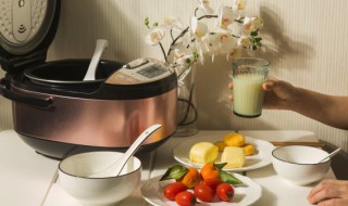 电饭锅糊底怎么清除（电饭锅糊底怎么清除小苏打）