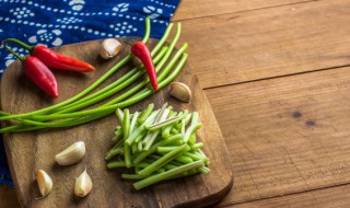 蒜苗怎么烧好吃 咸鱼烧蒜苗怎么烧好吃