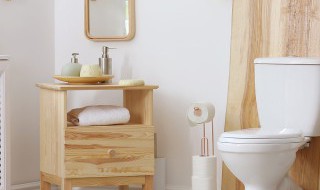 卫生间隔断怎么安装（卫生间隔断怎么安装的）