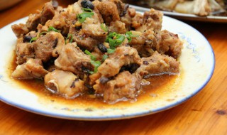 蒸排骨的做法窍门（糯米蒸排骨的做法窍门）