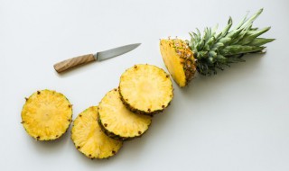 蒸菠萝饭的做法(蒸菠萝饭的做法窍门)