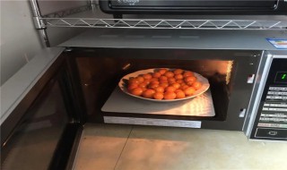 微波炉里面可以放纸吗 微波炉里能放纸么