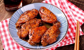 碳烤鸡翅怎么烤才好吃 碳烤鸡翅的制作方法