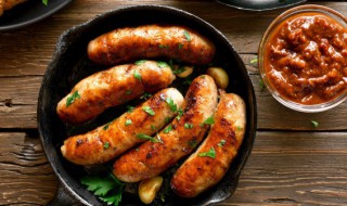 火腿肠怎么烤好吃（烧烤的火腿肠怎么做好吃）
