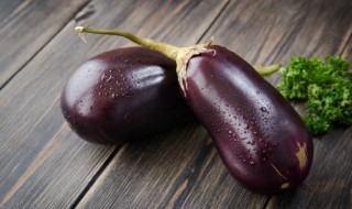 蒸茄子土豆拌酱的做法（蒸茄子土豆酱的家常做法）